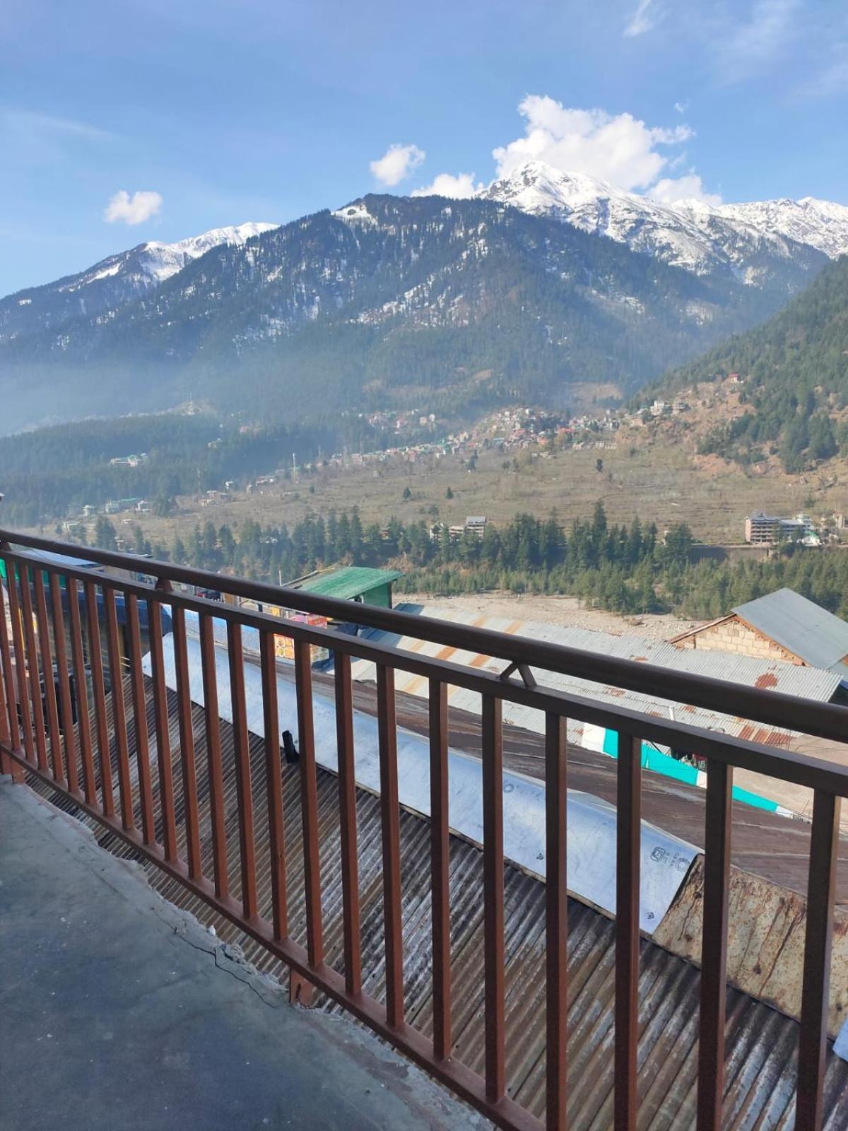Roop Mountain Homestay Manāli Exteriér fotografie