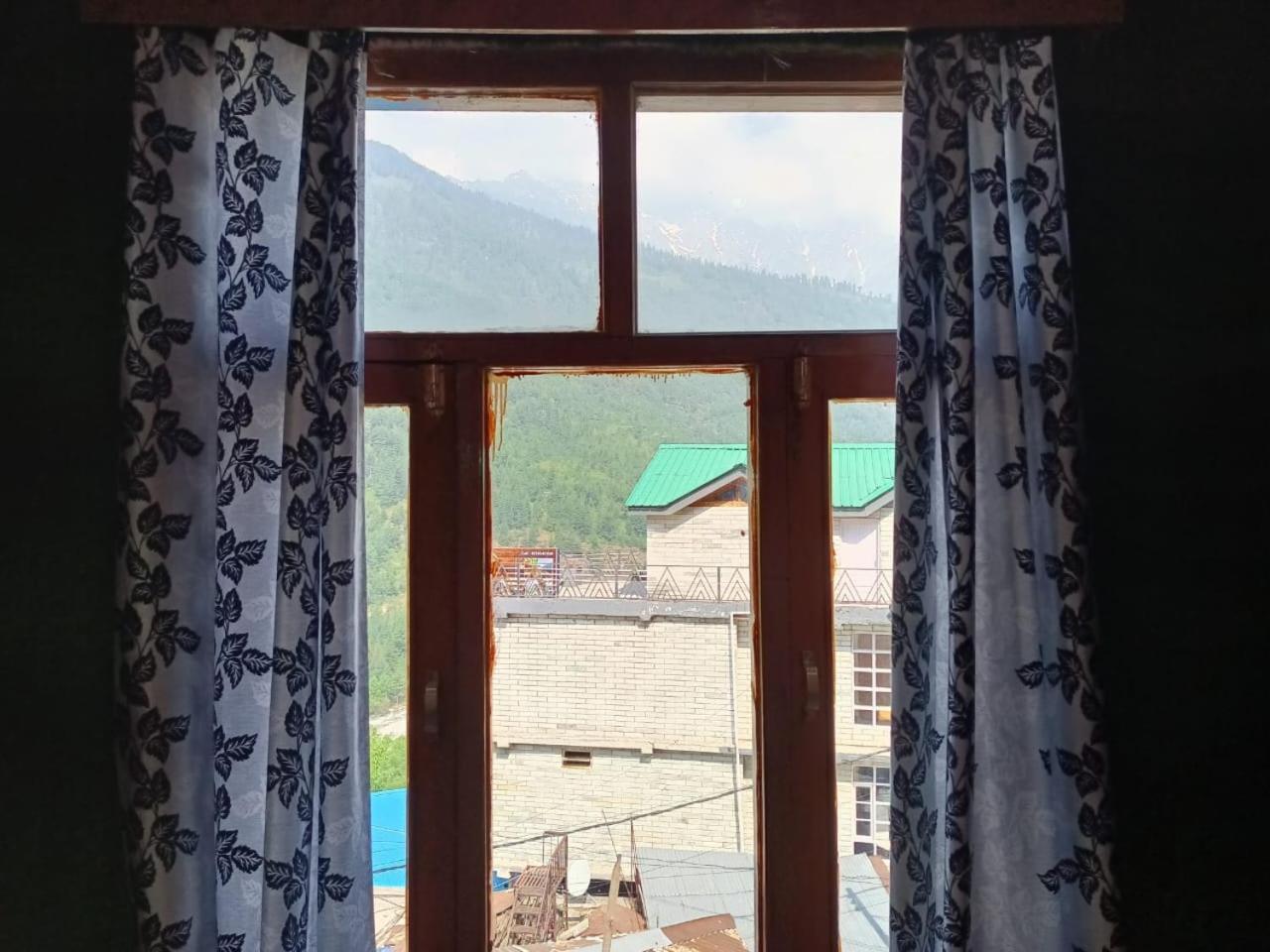 Roop Mountain Homestay Manāli Exteriér fotografie