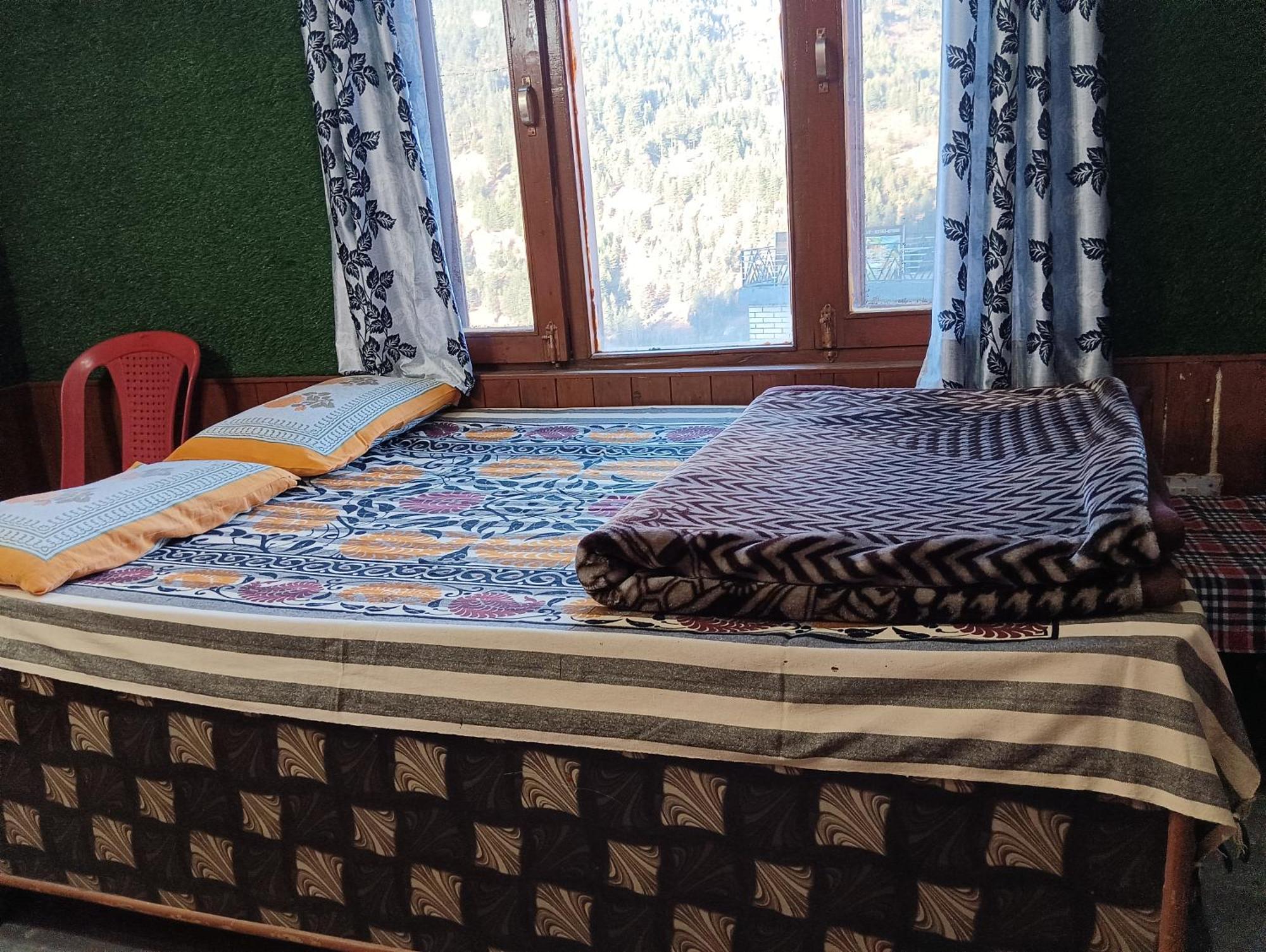 Roop Mountain Homestay Manāli Exteriér fotografie