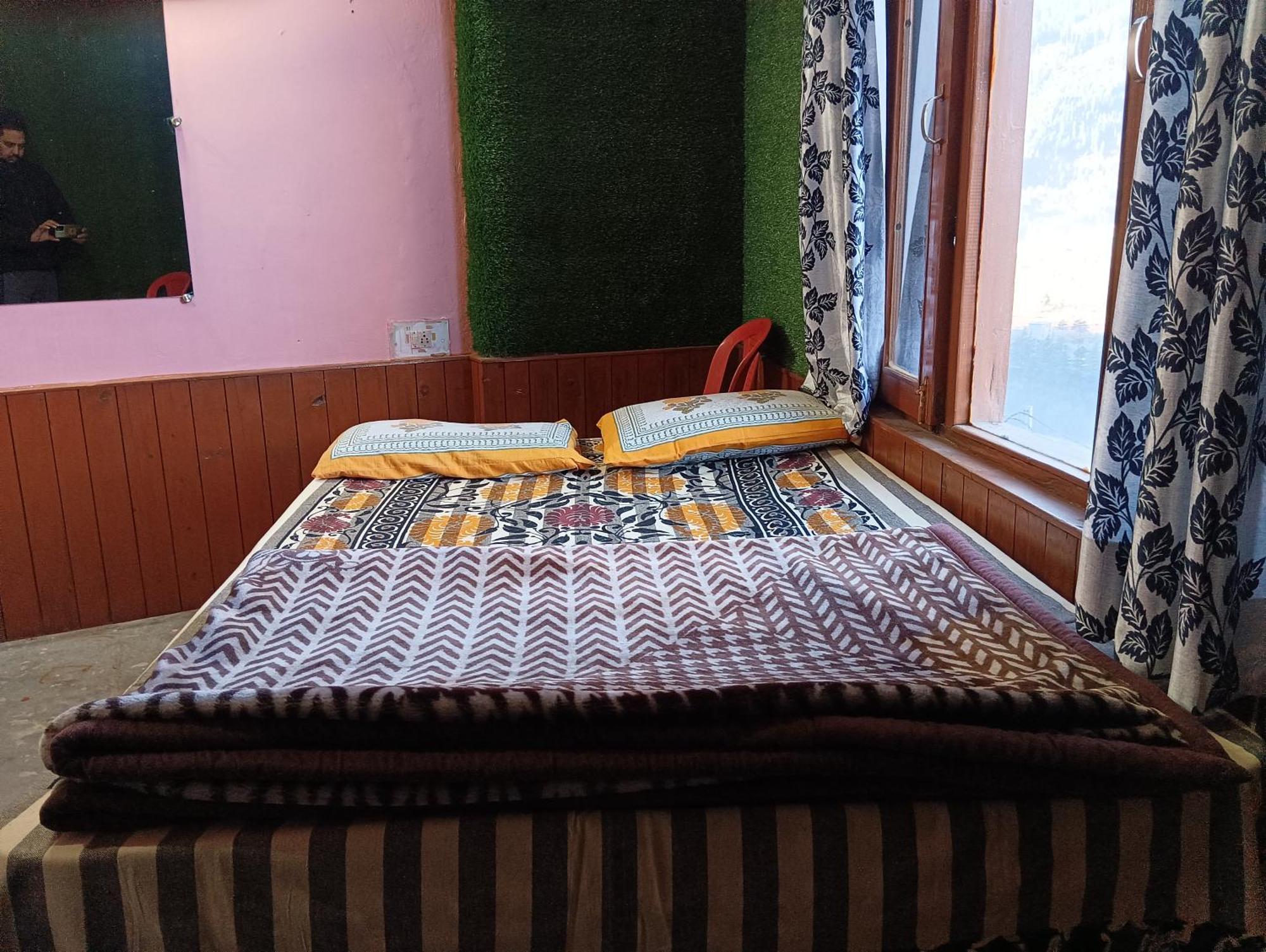 Roop Mountain Homestay Manāli Exteriér fotografie