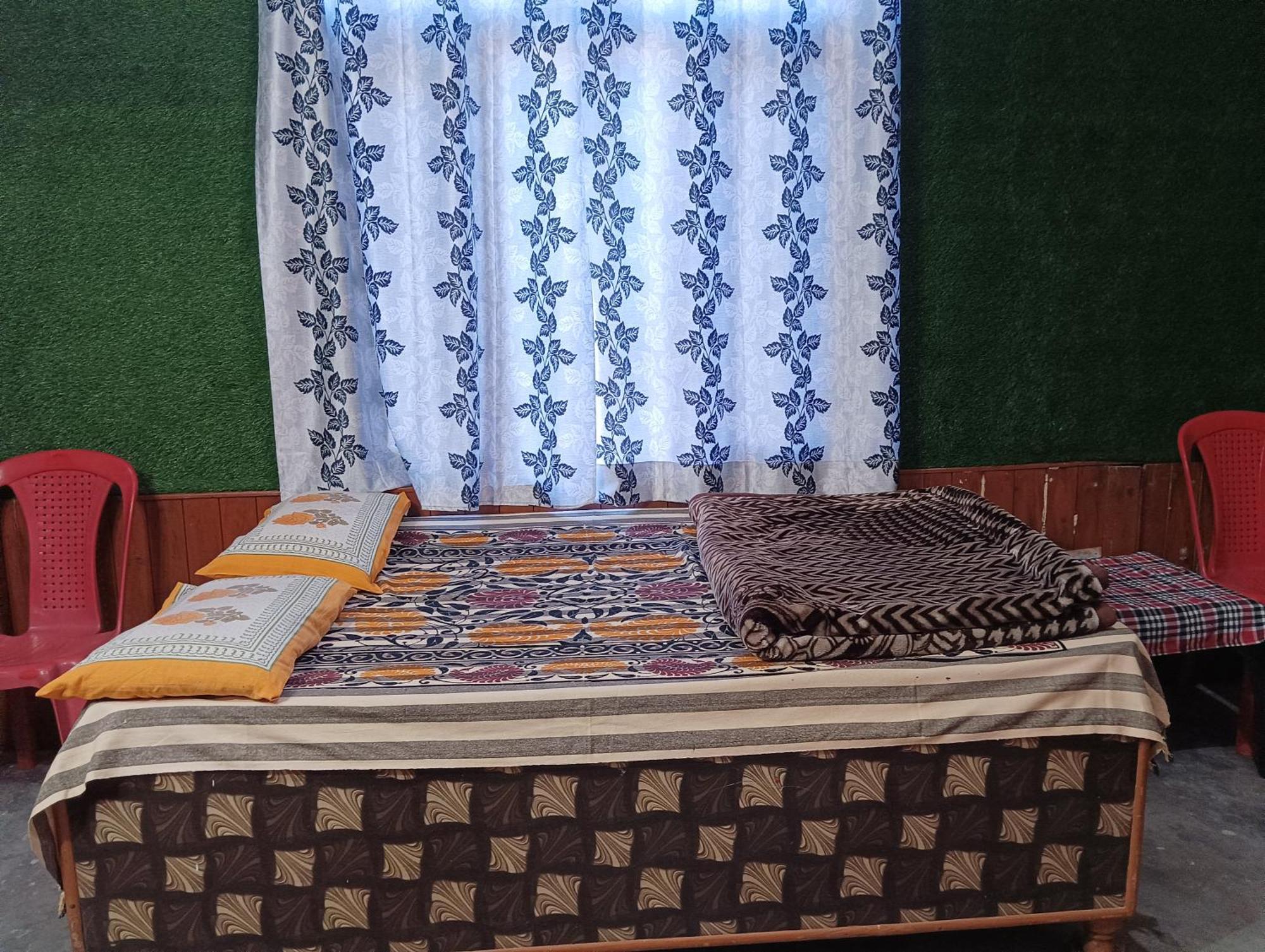 Roop Mountain Homestay Manāli Exteriér fotografie