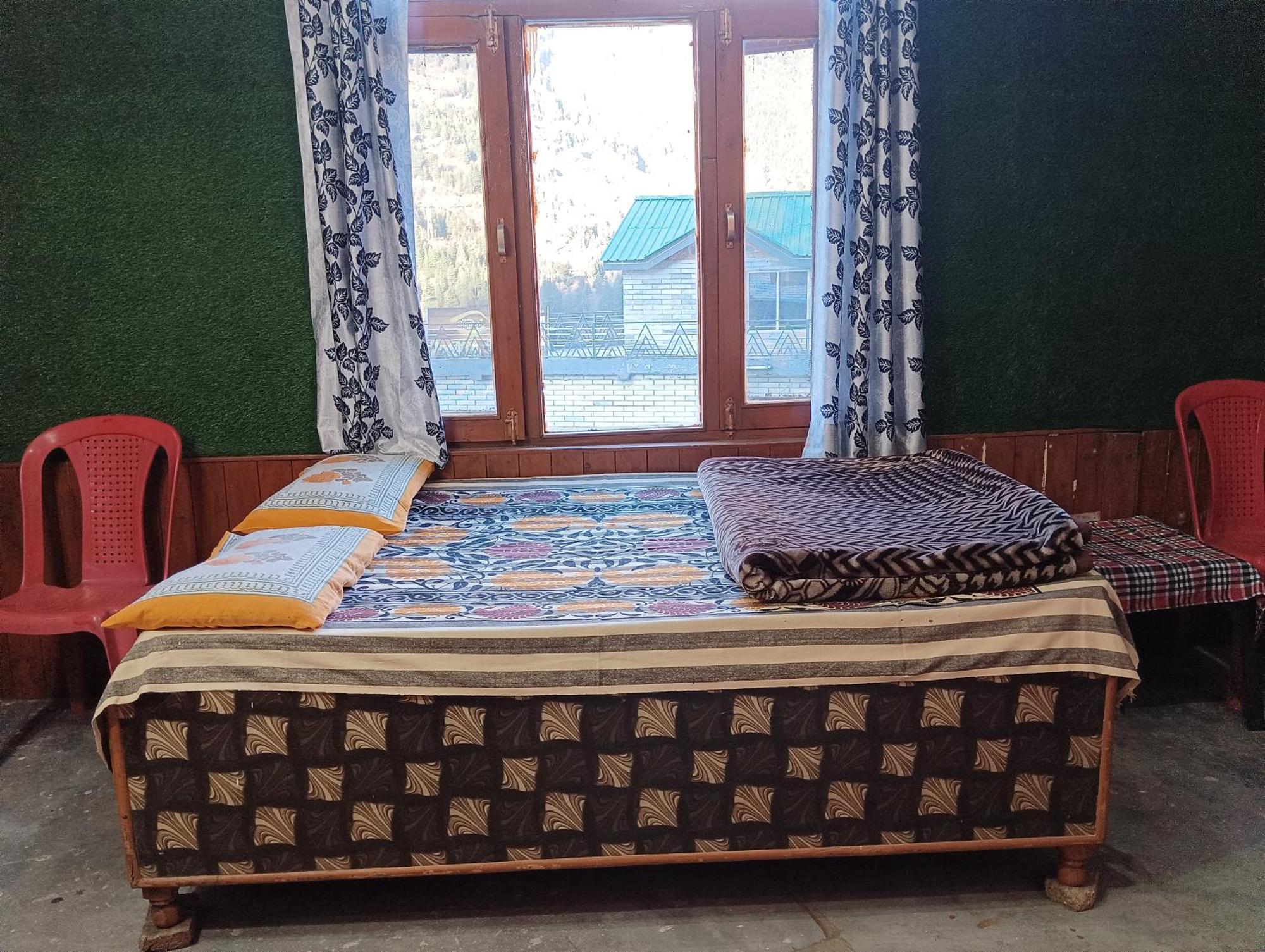 Roop Mountain Homestay Manāli Exteriér fotografie